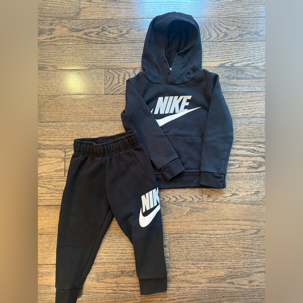 Nike Toddler Boys Black Sweatpants & Hoodie Set